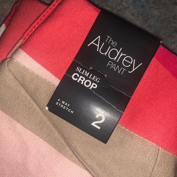 Audrey Slim Leg Crop Pants - Picture 3 of 4